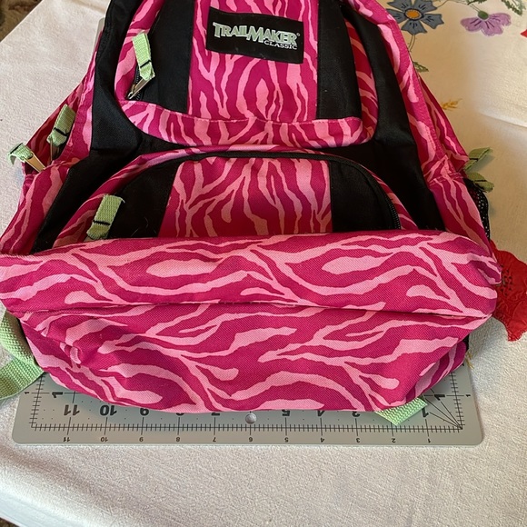 Trailmaker backpack, pink zebra stripe w black straps - Picture 4 of 11